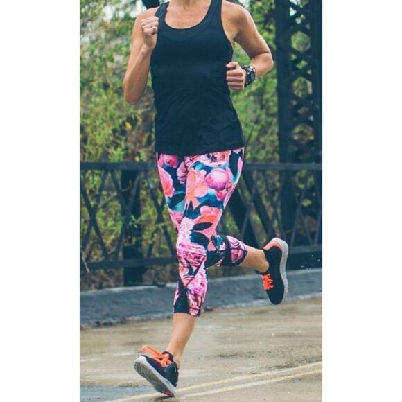 Lululemon Run Inspire Crop Floral Print Capri Pants Secret Garden Pink Size 6 - Picture 10 of 10